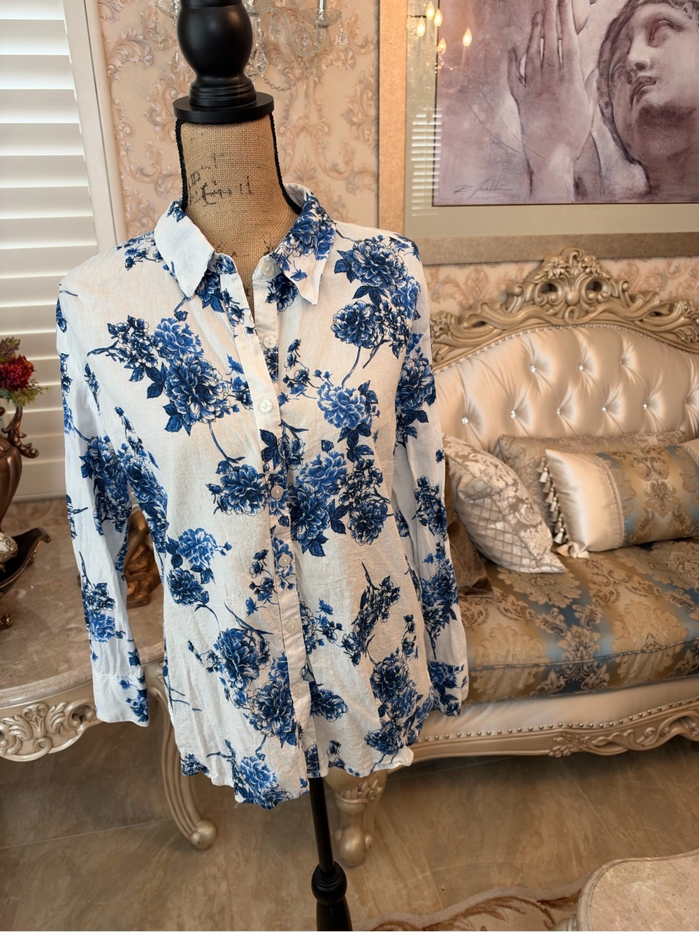 Unique Spectrum White Button-Front Shirt with Blue Floral Print
